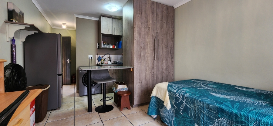 0 Bedroom Property for Sale in Kannoniers Park North West